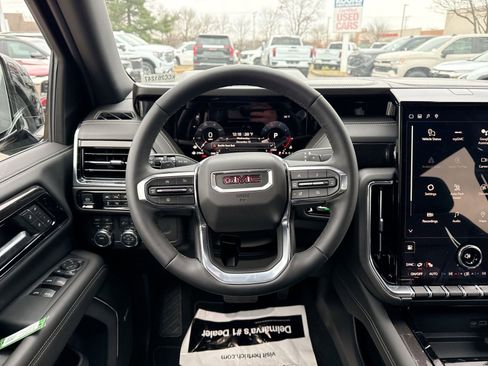 New 2026 GMC Yukon Elevation image 16