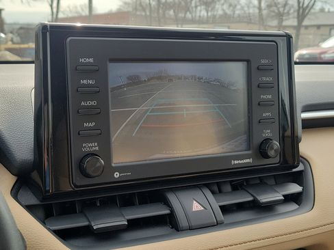 Used 2021 Toyota RAV4 XLE w/ Convenience Package image 31