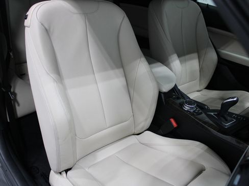 Used 2016 BMW M235i xDrive Convertible AWD/4WD image 21