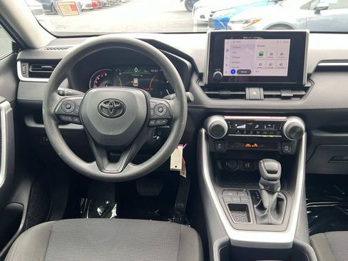 Used 2025 Toyota RAV4 LE FWD image 18