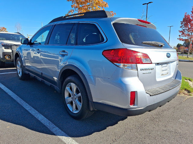 Used 2013 Subaru Outback 2.5i Premium AWD/4WD image 3