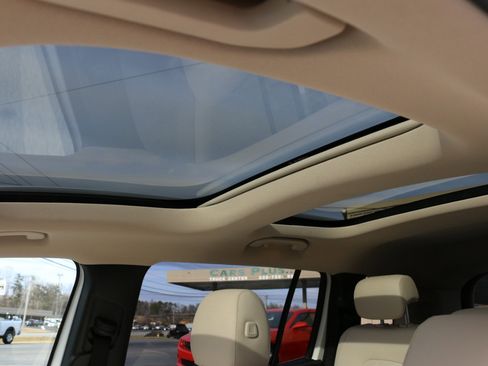 Used 2023 Mercedes-Benz EQB 300 4MATIC image 26