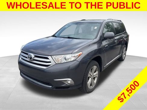 Used 2013 Toyota Highlander Limited AWD/4WD image 2