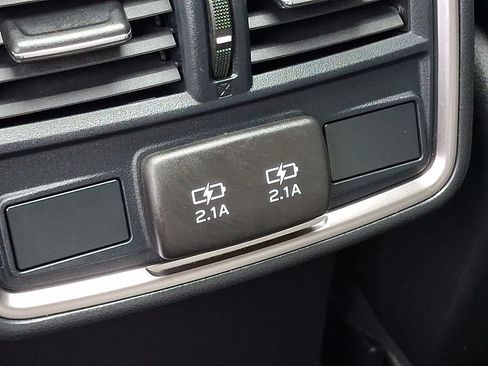 Used 2020 Subaru Forester Limited AWD/4WD image 11