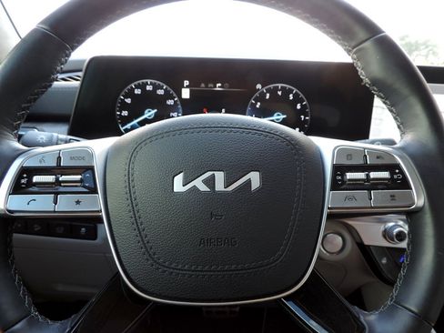 Used 2023 Kia Telluride SX Prestige AWD/4WD image 25