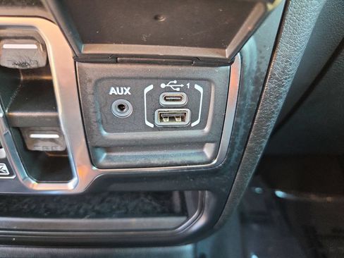 Used 2024 Jeep Wrangler Unlimited Sport AWD/4WD image 24