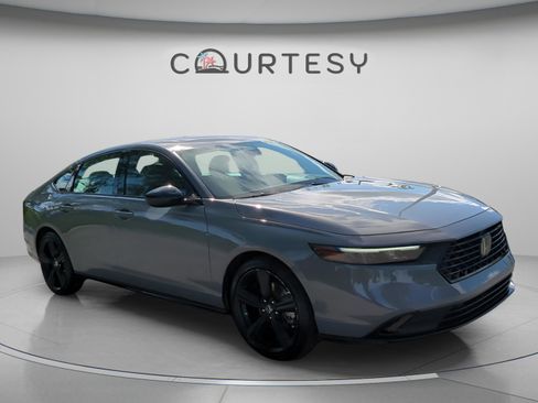 Used 2023 Honda Accord Sport image 9