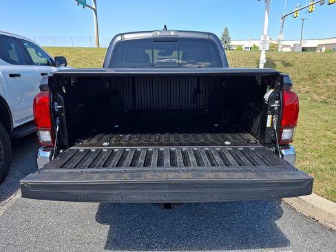 Used 2023 Toyota Tacoma SR5 AWD/4WD image 29
