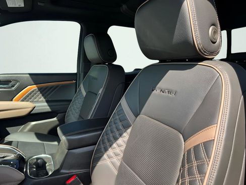 Used 2023 GMC Canyon Denali image 43