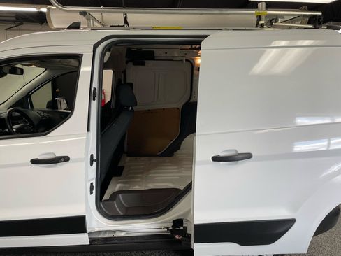 Used 2022 Ford Transit Connect XLT FWD image 15