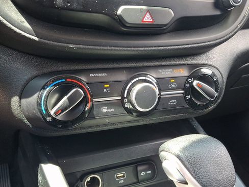Used 2023 Kia Soul LX w/ Option Group 015 FWD image 15