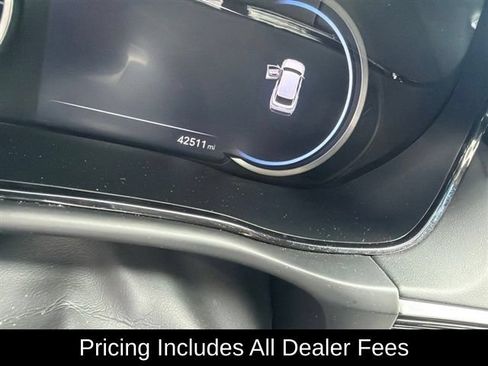 Used 2025 Genesis GV70 2.5T AWD/4WD image 15