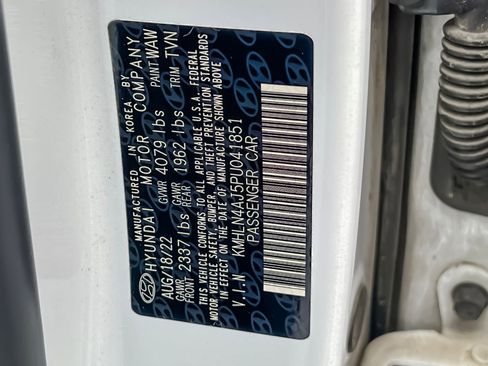 Used 2023 Hyundai Elantra Limited FWD image 41