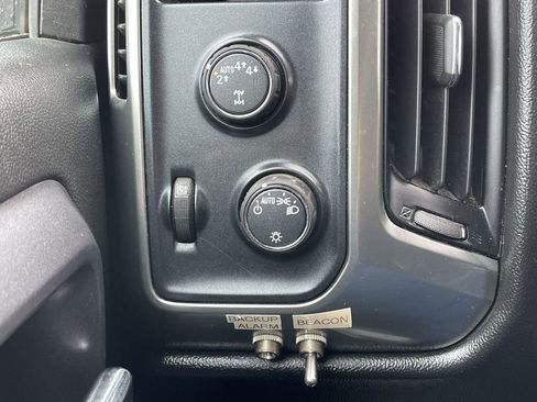 Used 2018 Chevrolet Silverado 1500 LT w/ Trailering Package AWD/4WD image 25
