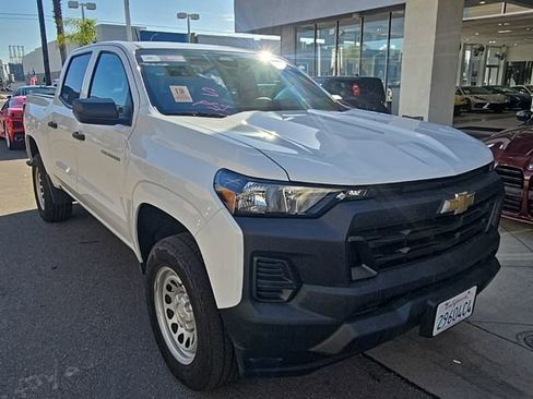 Used 2024 Chevrolet Colorado W/T image 2
