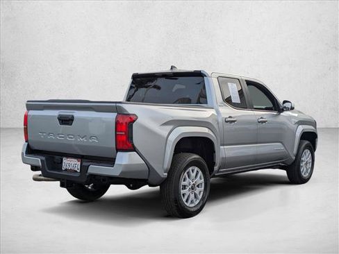 Used 2025 Toyota Tacoma SR5 image 5