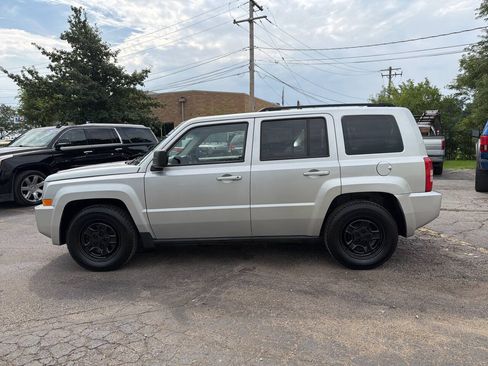 Used 2010 Jeep Patriot Sport w/ PWR Equipment Group FWD image 3