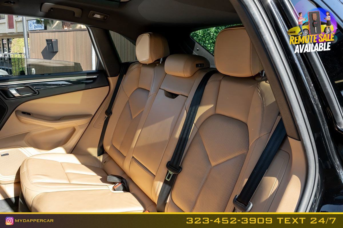 Used 2018 Porsche Macan AWD/4WD image 16