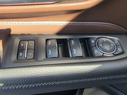 Used 2022 GMC Yukon XL Denali AWD/4WD image 21