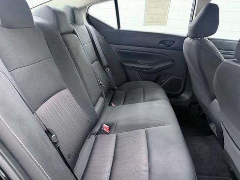 Used 2025 Nissan Altima 2.5 SV FWD image 19