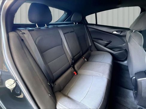 Used 2018 Chevrolet Cruze LT w/ Convenience Package FWD image 18