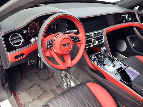 Used 2023 Bentley Flying Spur S V8 AWD/4WD image 4