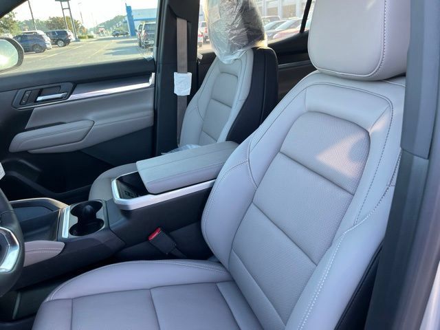 New 2027 GMC Terrain Elevation w/ Elevation Premium Package FWD image 8