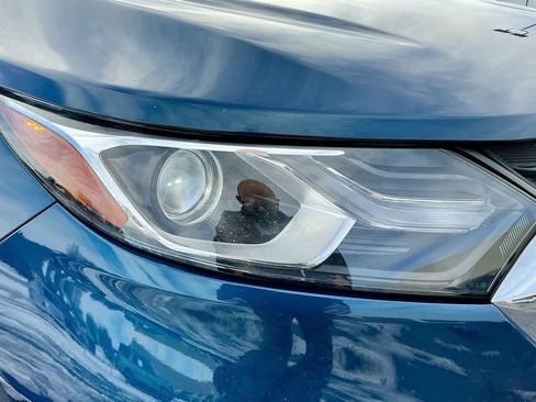 Used 2021 Chevrolet Equinox LT image 8