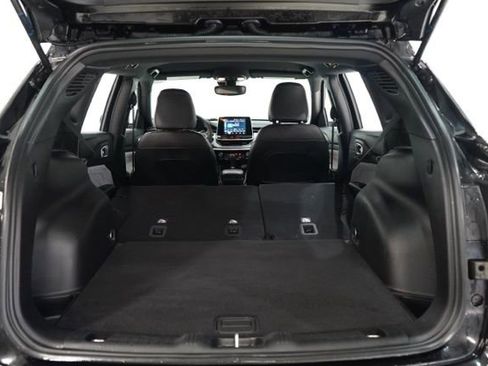 Used 2025 Jeep Compass Latitude image 35