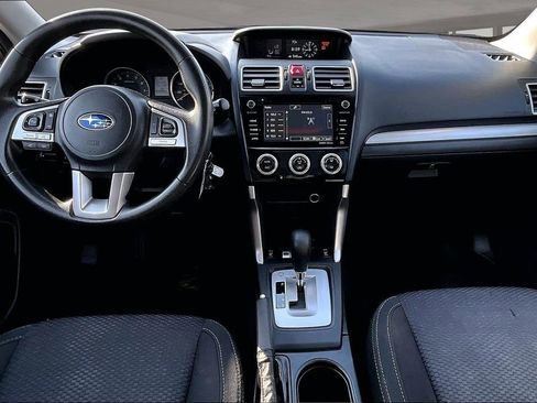 Used 2018 Subaru Forester 2.5i Premium w/ All-Weather Package AWD/4WD image 17