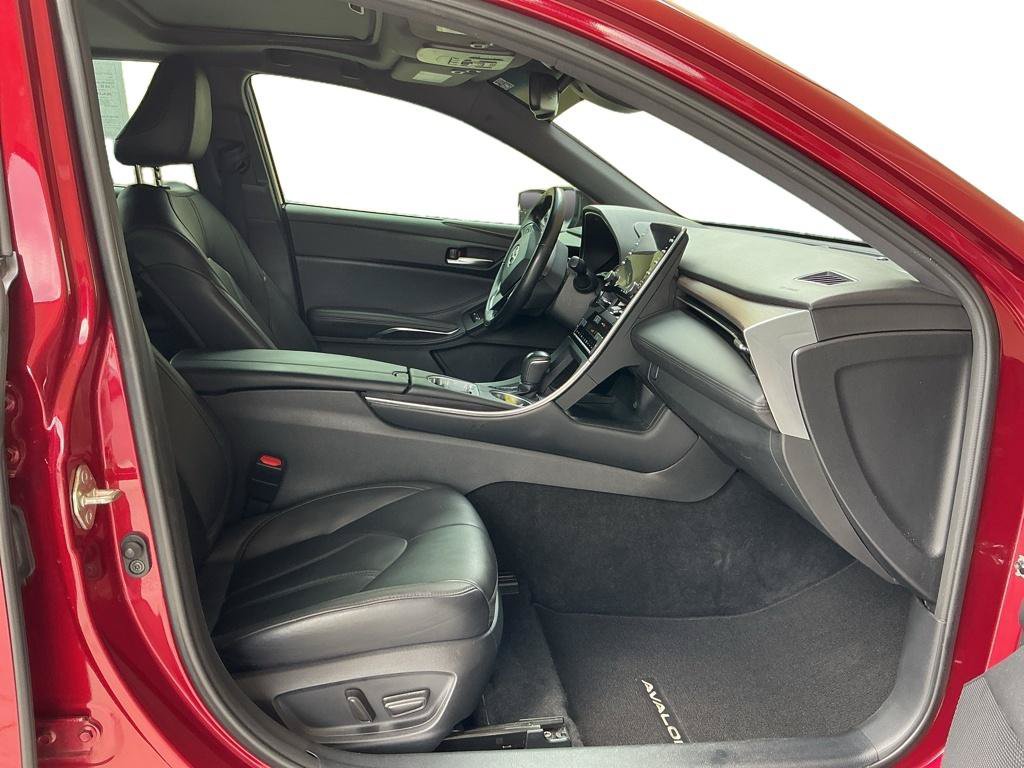 Used 2020 Toyota Avalon XLE w/ Moonroof Package FWD image 7