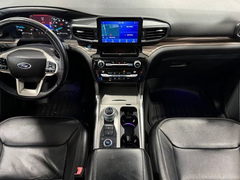 Used 2021 Ford Explorer Limited w/ Equipment Group 301A AWD/4WD image 44