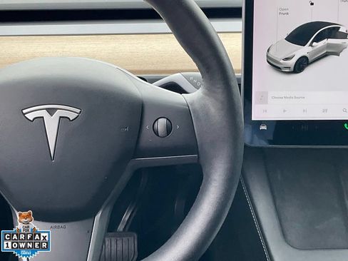 Used 2021 Tesla Model Y Long Range AWD/4WD image 40