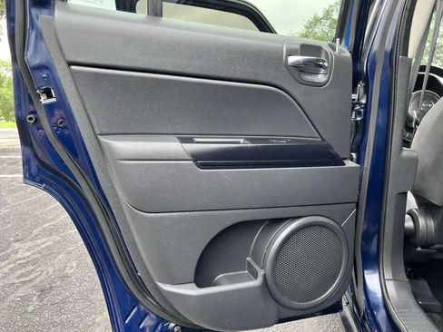 Used 2017 Jeep Patriot Latitude FWD image 17