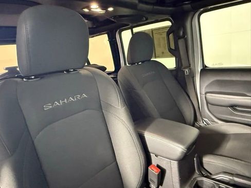 Used 2019 Jeep Wrangler Unlimited Sahara image 61