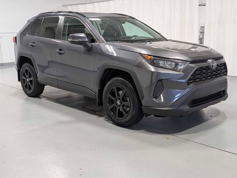 Used 2019 Toyota RAV4 LE image 6