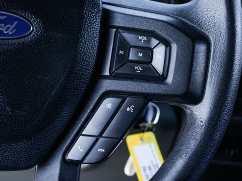 Used 2017 Ford F550 2WD Regular Cab Super Duty image 31