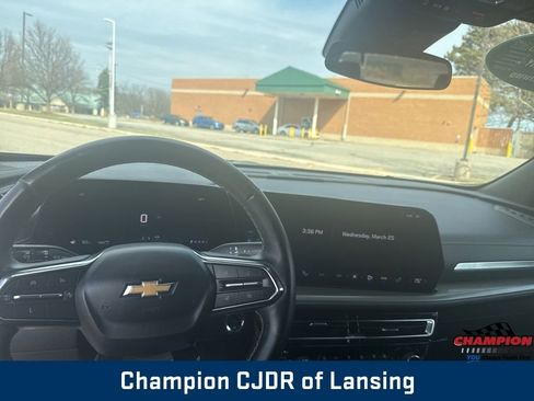 Used 2024 Chevrolet Traverse LT image 26