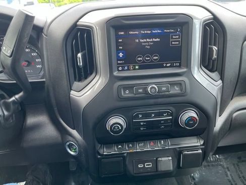 Used 2022 Chevrolet Silverado 1500 Custom AWD/4WD image 25
