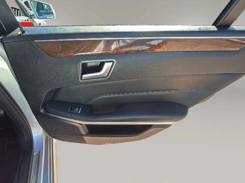 Used 2014 Mercedes-Benz E 350 Sedan image 44
