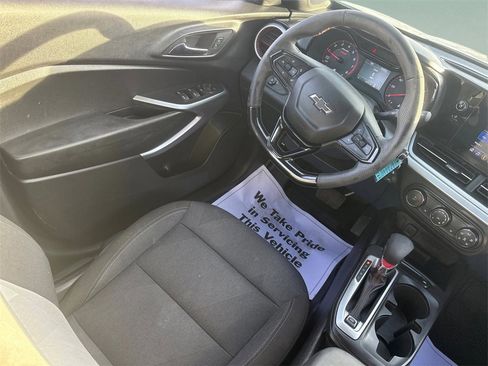 Used 2024 Chevrolet Trax RS w/ Driver Confidence Package image 13