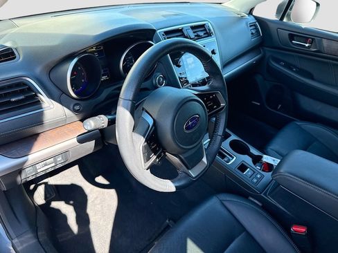 Used 2019 Subaru Outback 2.5i Limited AWD/4WD image 5