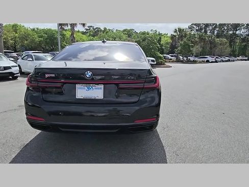 Used 2022 BMW 740i w/ Premium Package RWD image 23