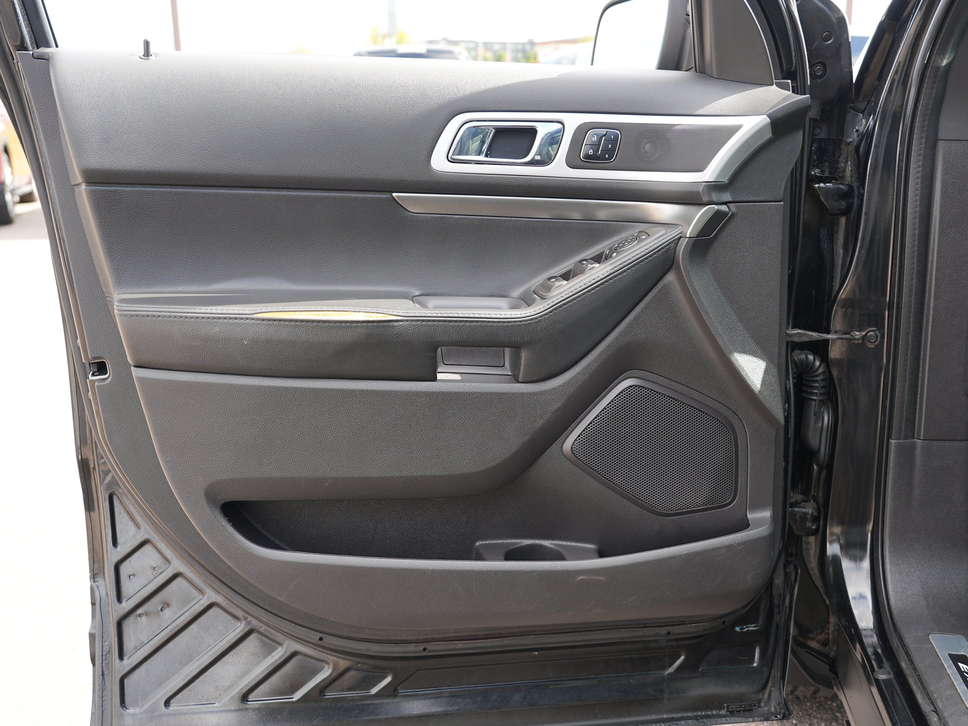 Used 2015 Ford Explorer Sport AWD/4WD image 14