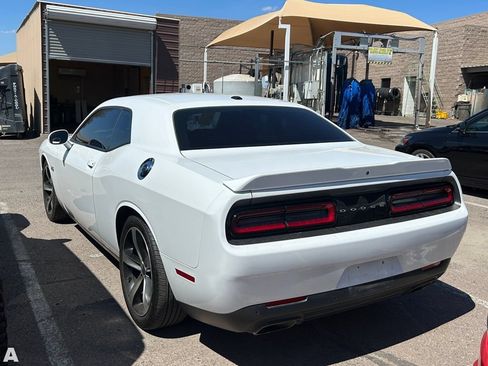 Used 2019 Dodge Challenger R/T w/ Driver Convenience Group RWD image 3