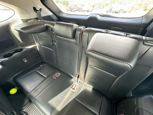 Used 2021 Toyota Highlander Platinum AWD/4WD image 4