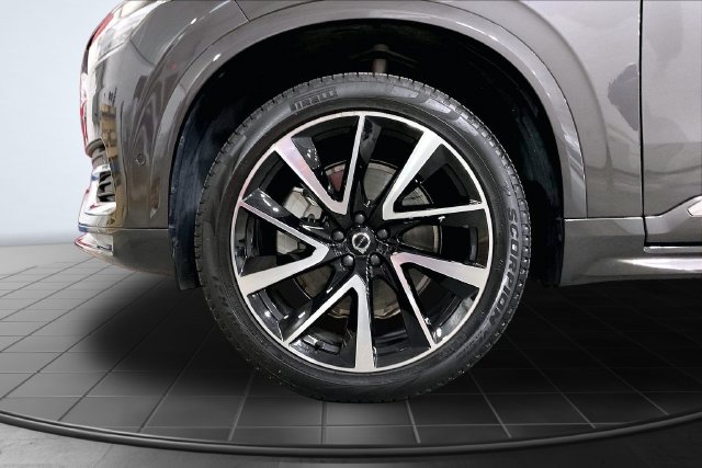 Certified 2024 Volvo XC90 B5 Plus w/ Protection Package AWD/4WD image 12