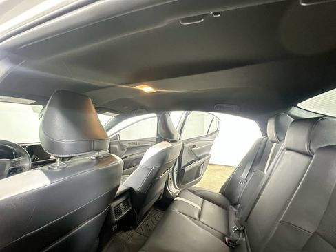Used 2026 Toyota Camry SE FWD image 15