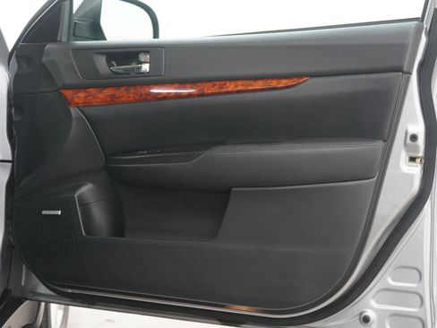 Used 2012 Subaru Outback 2.5i Limited w/ Moonroof Pkg image 9