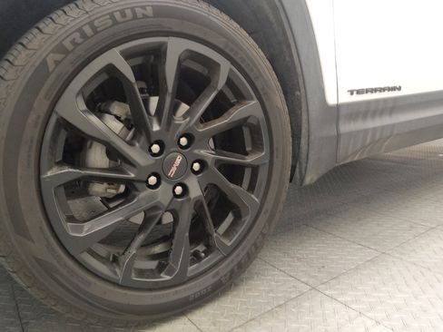 Used 2023 GMC Terrain SLE w/ Elevation Edition FWD image 31
